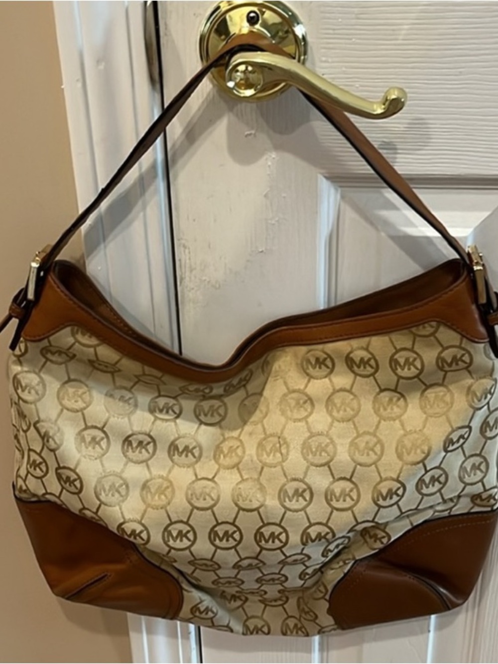 Michael Kors Cream and Brown Logo Hobo Shoulder Bag Perfect condition! - Picture 2 of 3